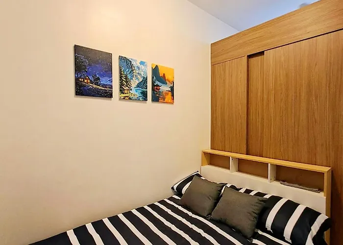 Staycation Near Sm Bicutan & Airport With 3 Pools, 50"tv, Smart Projector, Soundbar & Karaoke Apartamento *